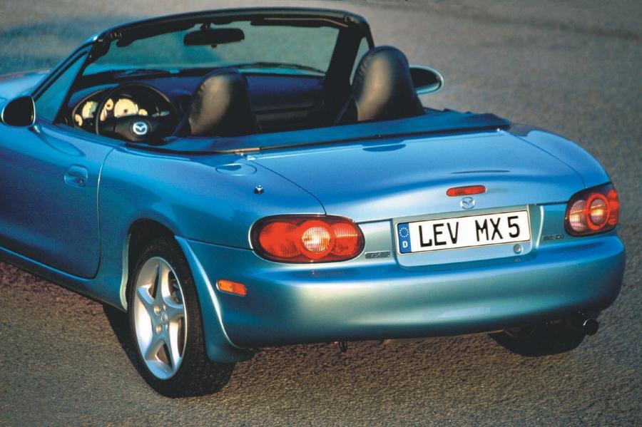  Mazda MX-5 1999 года  (фото 3 из 6)
